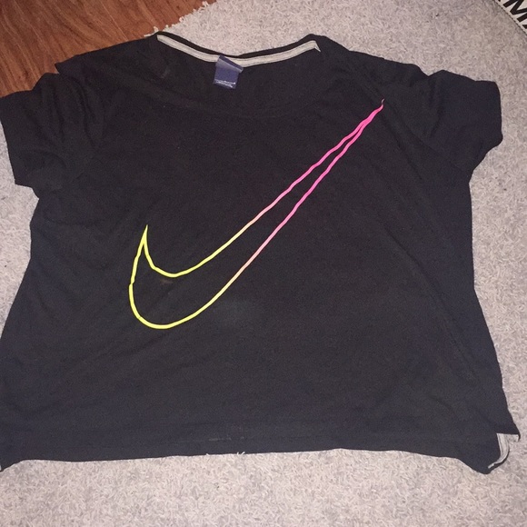 Nike shirt - Picture 1 of 1
